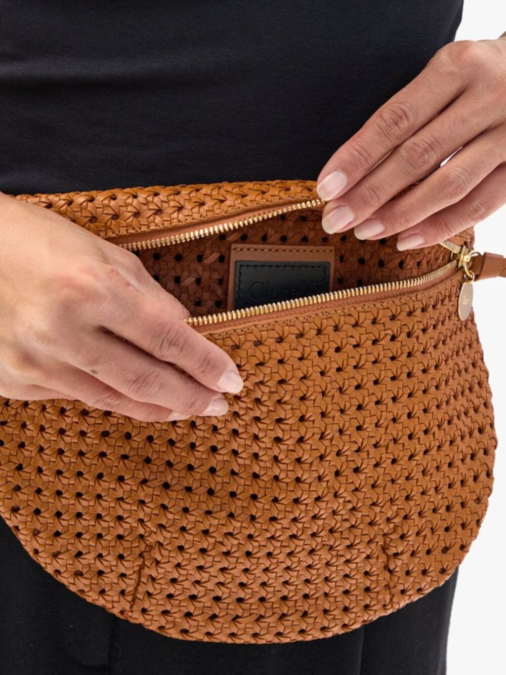 NWT Clare V. Grande Fanny in Tan Rattan Woven Leather + Black/Cream Checker Stra - Picture 9 of 10